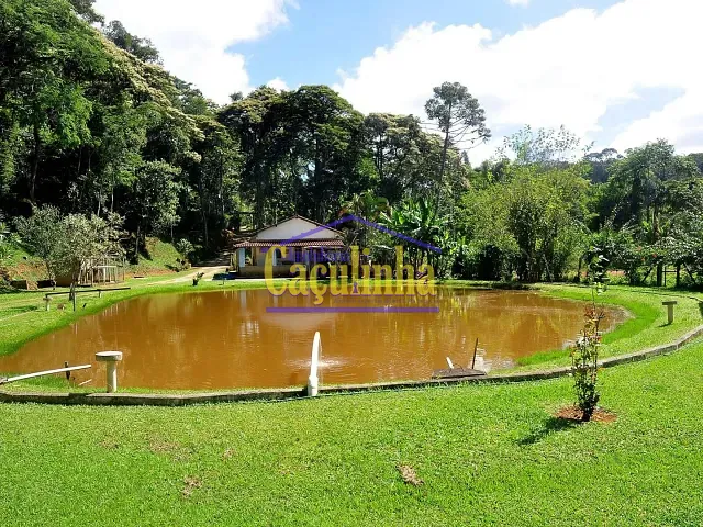 Chácara com 4000m² 5 quartos e 5 banheiros, à venda, no bairro Ipiabas em Barra do Piraí