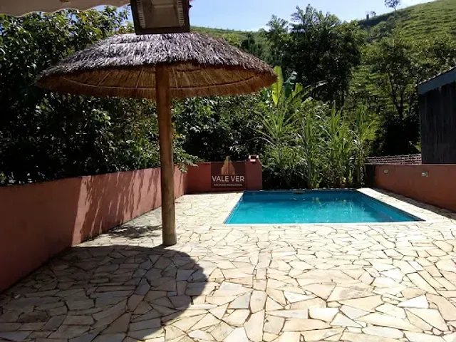 Chácara com 1680m² 5 quartos e 4 banheiros, à venda ou para alugar, no bairro Freitas em São José dos Campos