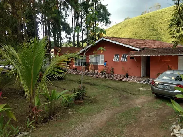 Chácara com 1680m² 5 quartos e 4 banheiros, à venda ou para alugar, no bairro Freitas em São José dos Campos