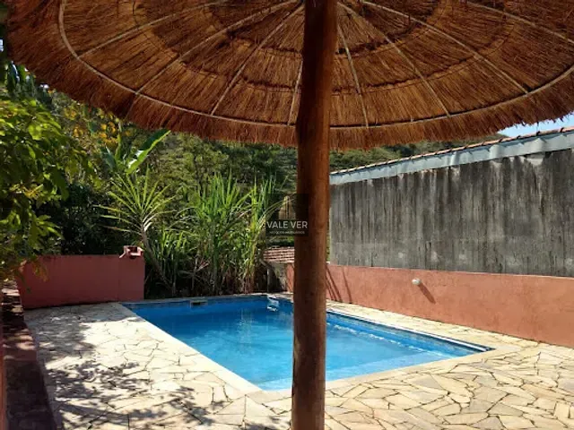 Chácara com 1680m² 5 quartos e 4 banheiros, à venda ou para alugar, no bairro Freitas em São José dos Campos