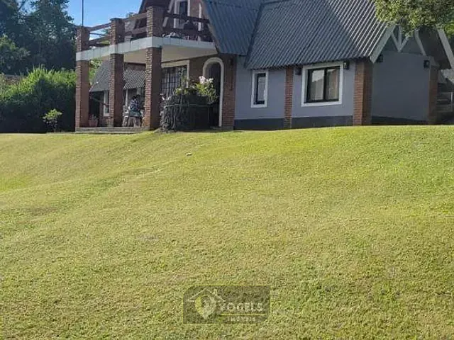 Chácara com 160m² 4 quartos e 2 banheiros, à venda, no bairro Núcleo Urbano Bom Jardim em Jaguariúna