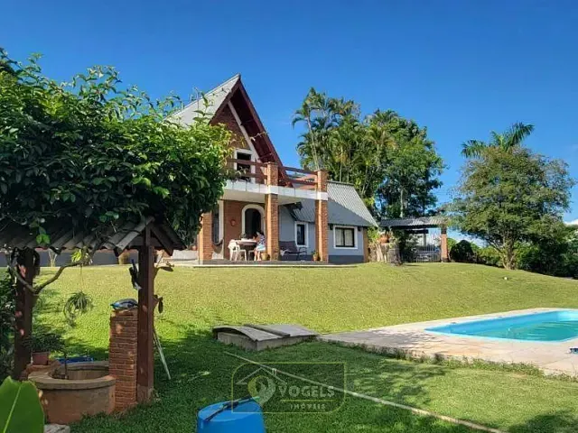 Chácara com 160m² 4 quartos e 2 banheiros, à venda, no bairro Núcleo Urbano Bom Jardim em Jaguariúna
