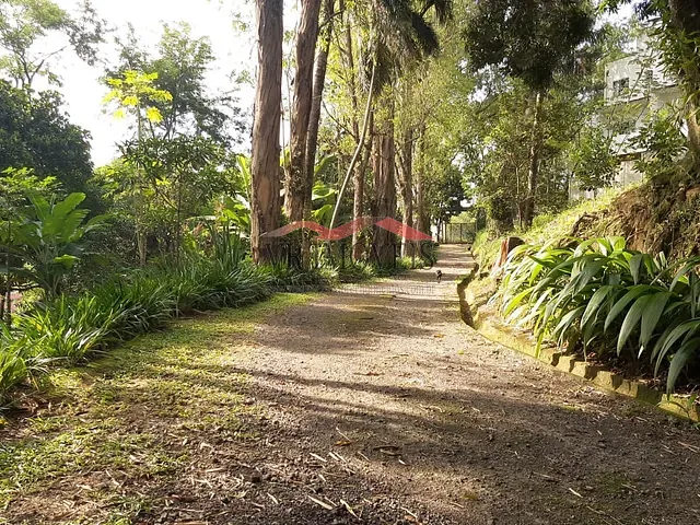 Chácara com 11800m² 4 quartos e 3 banheiros, à venda, no bairro 9 de Abril em Barra Mansa