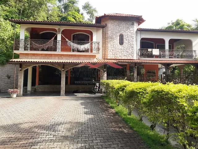 Chácara com 11800m² 4 quartos e 3 banheiros, à venda, no bairro 9 de Abril em Barra Mansa