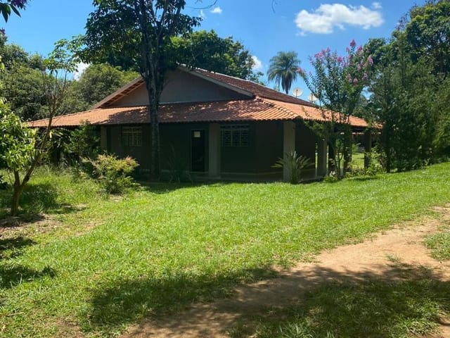 Chácara com 9000m² 2 quartos e 2 banheiros, à venda, no bairro Vila Estrela em São João da Boa Vista