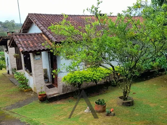 Chácara com 1000m² 3 quartos e 2 banheiros, à venda, no bairro Jardim Castelano em Biritiba-Mirim