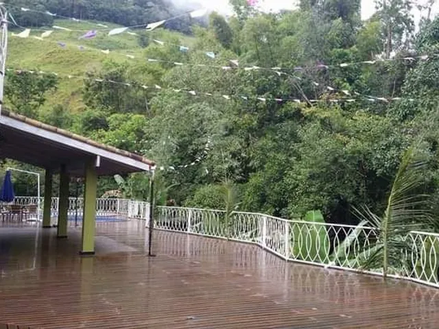 Chácara com 9000m² 6 quartos e 7 banheiros, à venda, no bairro Areia Branca em Macaé