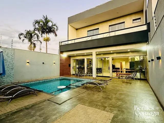 Chácara com 216m² 3 quartos e 5 banheiros, à venda, no bairro Residencial Arezzo em Maringá