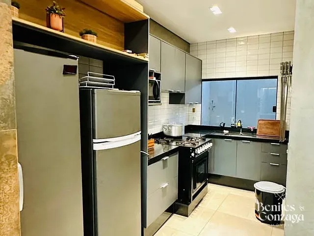 Casa com 216m² 3 quartos e 5 banheiros, à venda, no bairro Residencial Arezzo em Maringá