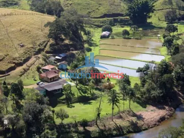 Chácara 3 quartos e 1 banheiro, à venda, no bairro Área Rural de Rio Claro em Rio Claro