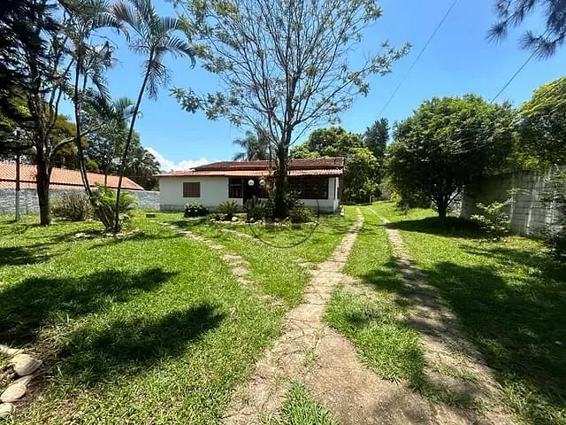 Chácara com 60500m² 4 quartos e 4 banheiros, à venda, no bairro Bom Jardim I em Guaratinguetá