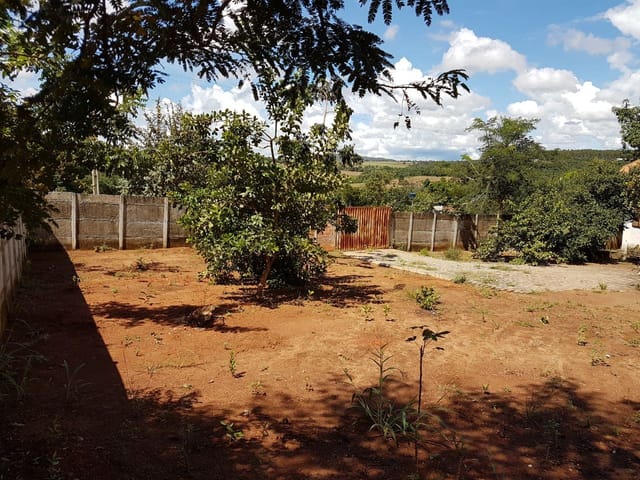 Chácara com 1800m² 2 quartos e 2 banheiros, à venda, no bairro Rosa dos Ventos em Aparecida de Goiânia