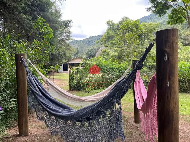 Chácara com 6000m² 2 quartos e 1 banheiro, à venda, no bairro Stucky em Nova Friburgo