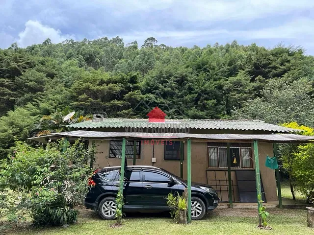 Chácara com 6000m² 2 quartos e 1 banheiro, à venda, no bairro Stucky em Nova Friburgo