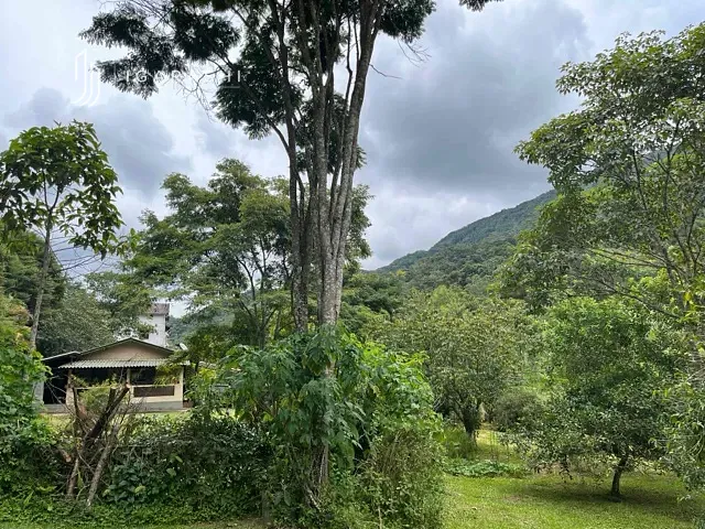 Chácara com 6000m² 2 quartos e 1 banheiro, à venda, no bairro Stucky em Nova Friburgo