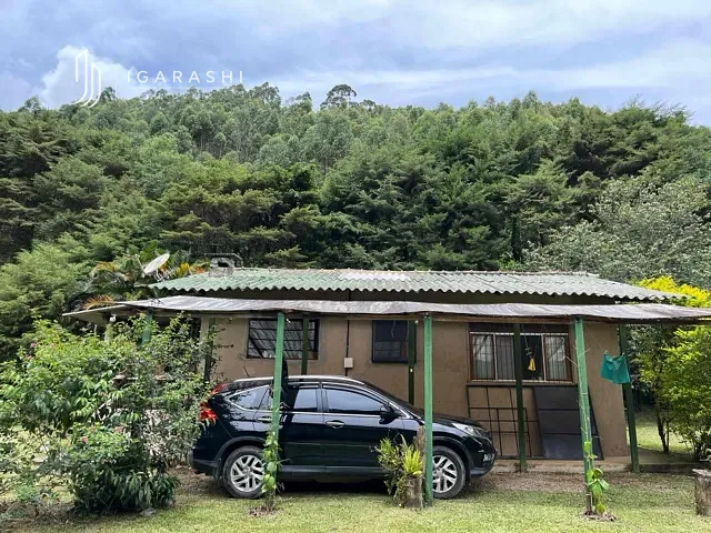 Chácara com 6000m² 2 quartos e 1 banheiro, à venda, no bairro Stucky em Nova Friburgo