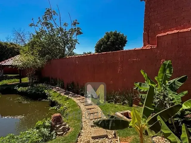 Chácara com 1900m² 3 quartos e 5 banheiros, à venda, no bairro rural em Serrana