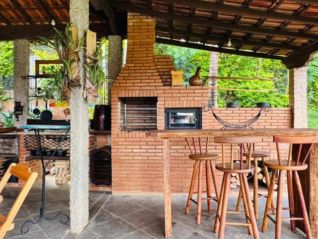 Chácara 3 quartos e 3 banheiros, à venda, no bairro Igrejinha em Juiz de Fora