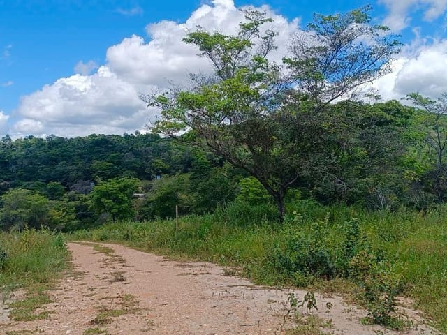 Terreno com 2500m², à venda, no bairro CENTRO em Taquaraçu de Minas