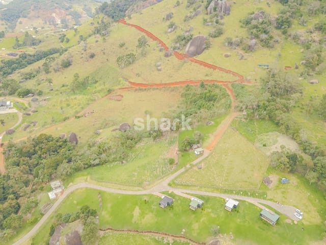 Chácara com 40000m² 4 quartos e 4 banheiros, à venda, no bairro Alto dos pires em Sapucaí-Mirim