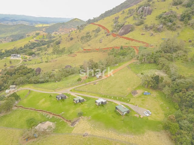Chácara com 40000m² 4 quartos e 4 banheiros, à venda, no bairro Alto dos pires em Sapucaí-Mirim