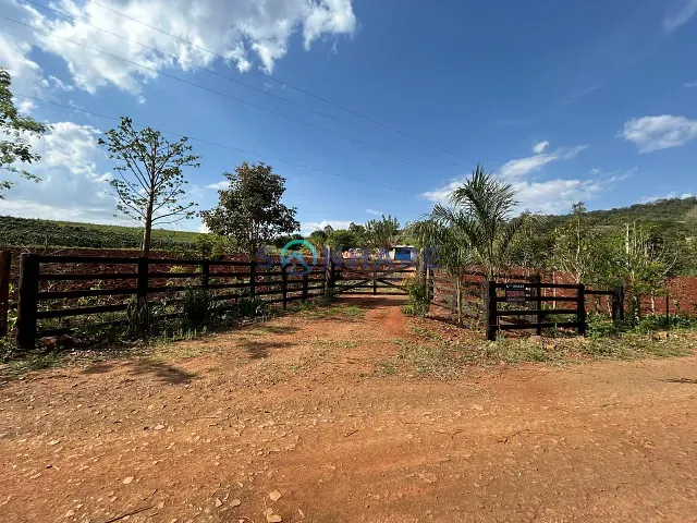 Chácara com 30250m² 3 quartos e 2 banheiros, à venda, no bairro Guabiroba em Siqueira Campos
