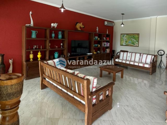 Chácara com 20000m² 9 quartos e 10 banheiros, à venda, no bairro Nossa Sra. do Remédio em Biritiba-Mirim