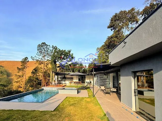 Chácara com 22000m² 3 quartos e 4 banheiros, à venda, no bairro Centro em Guararema