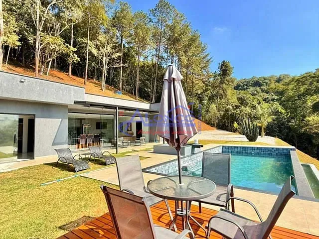 Chácara com 22000m² 3 quartos e 4 banheiros, à venda, no bairro Centro em Guararema