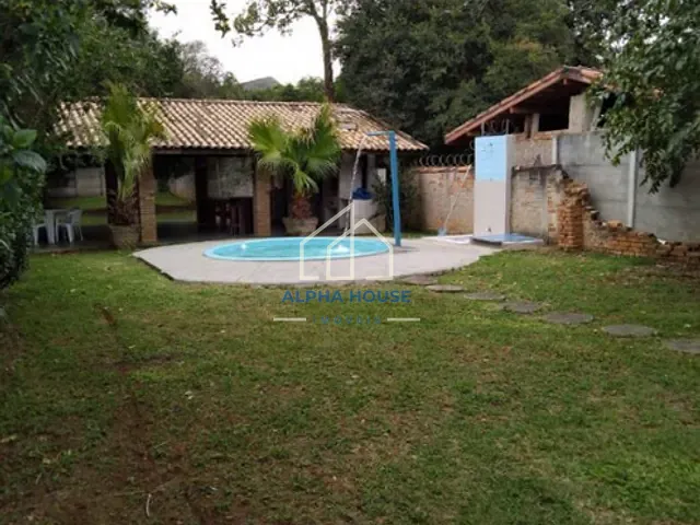 Chácara com 860m² 3 quartos e 3 banheiros, à venda, no bairro Tabaú em Pindamonhangaba