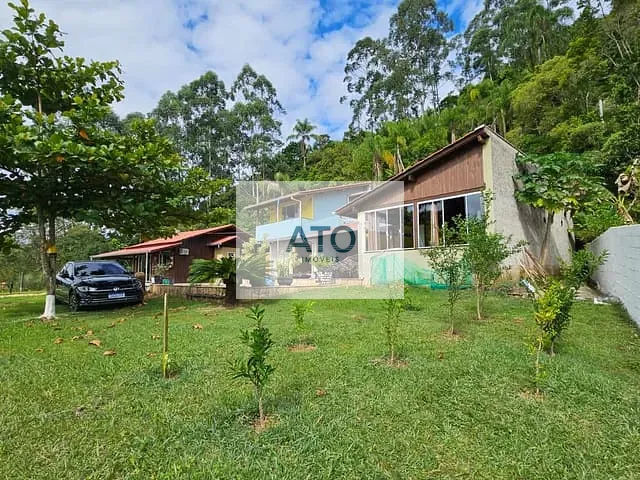 Chácara 3 quartos e 2 banheiros, à venda, no bairro Fernandes em São João Batista
