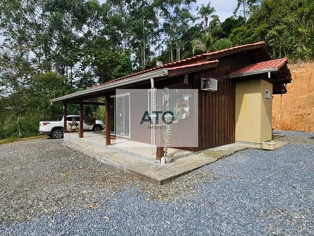 Chácara 3 quartos e 2 banheiros, à venda, no bairro Fernandes em São João Batista