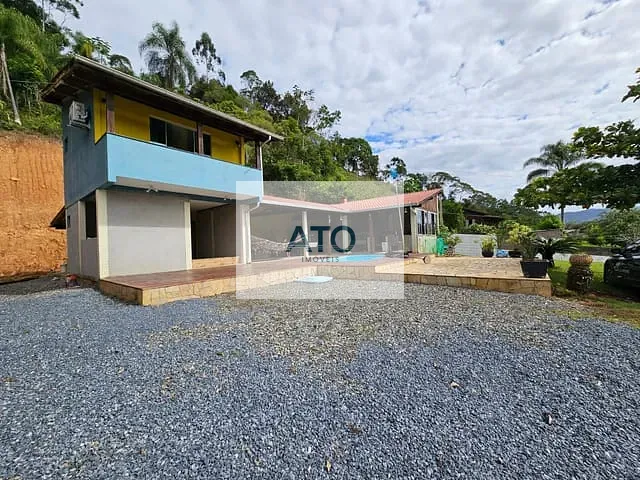 Chácara 3 quartos e 2 banheiros, à venda, no bairro Fernandes em São João Batista