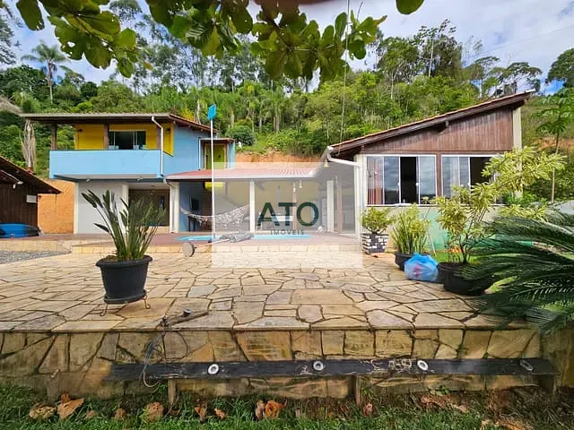 Chácara 3 quartos e 2 banheiros, à venda, no bairro Fernandes em São João Batista