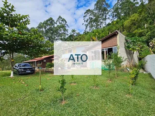 Chácara 3 quartos e 2 banheiros, à venda, no bairro Fernandes em São João Batista