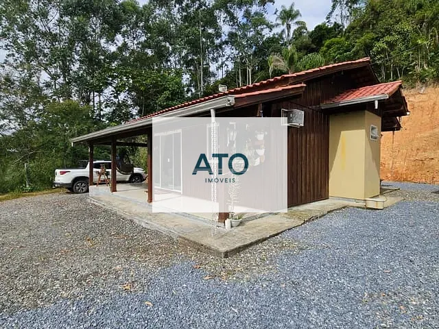 Chácara 3 quartos e 2 banheiros, à venda, no bairro Fernandes em São João Batista