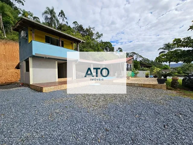Chácara 3 quartos e 2 banheiros, à venda, no bairro Fernandes em São João Batista