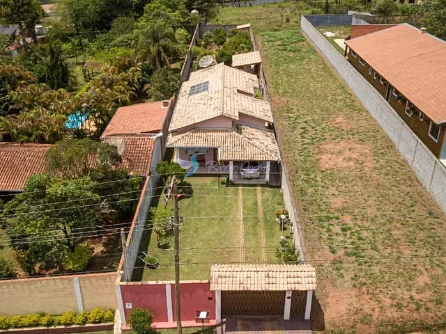 Chácara com 750m² 2 quartos e 3 banheiros, à venda, no bairro Caioçara em Jarinu