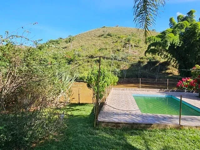 Sítio com 48000m² 3 quartos e 1 banheiro, à venda, no bairro Rialto em Barra Mansa