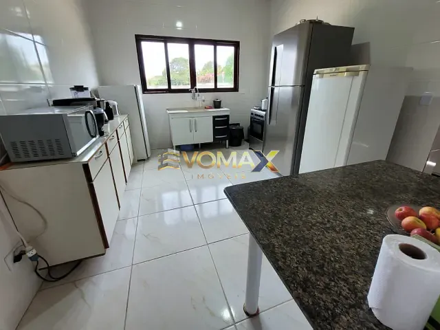 Chácara com 1000m² 4 quartos e 4 banheiros, à venda, no bairro Condomínio Residencial Pinheiros do Lago em Alambari