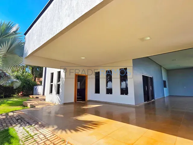 Chácara com 4000m² 3 quartos e 4 banheiros, para alugar, no bairro Estâncias Aroeira em Trindade