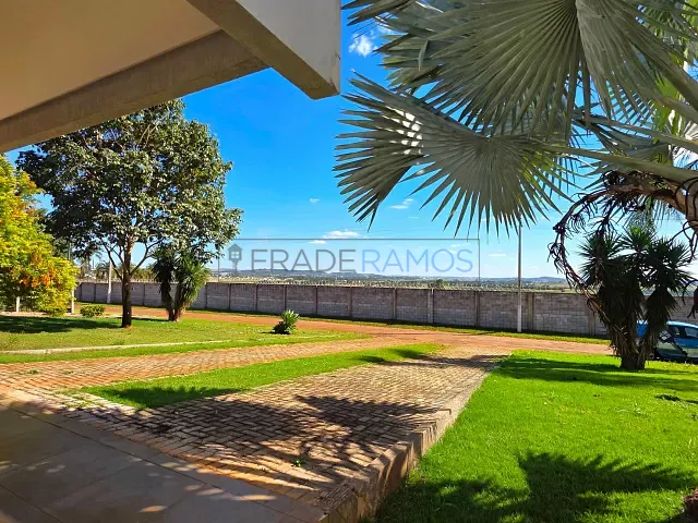 Chácara com 4000m² 3 quartos e 4 banheiros, para alugar, no bairro Estâncias Aroeira em Trindade