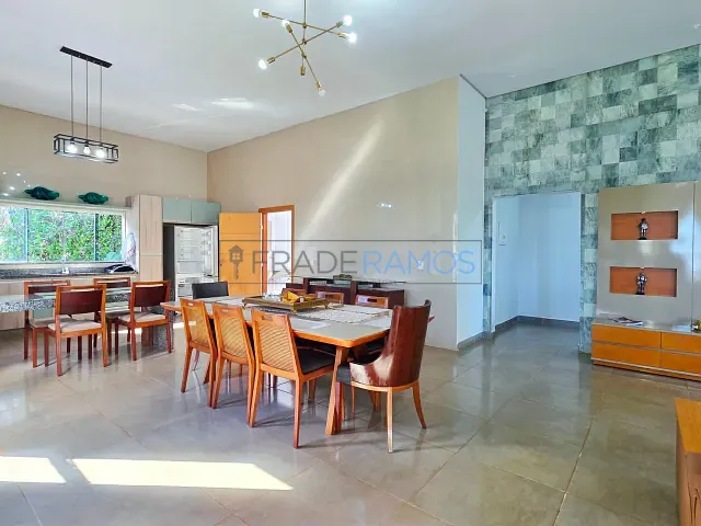 Chácara com 4000m² 3 quartos e 4 banheiros, para alugar, no bairro Estâncias Aroeira em Trindade