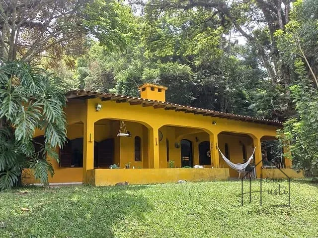 Chácara com 8000m² 3 quartos e 3 banheiros, à venda, no bairro Jardim Caiapiá em Cotia