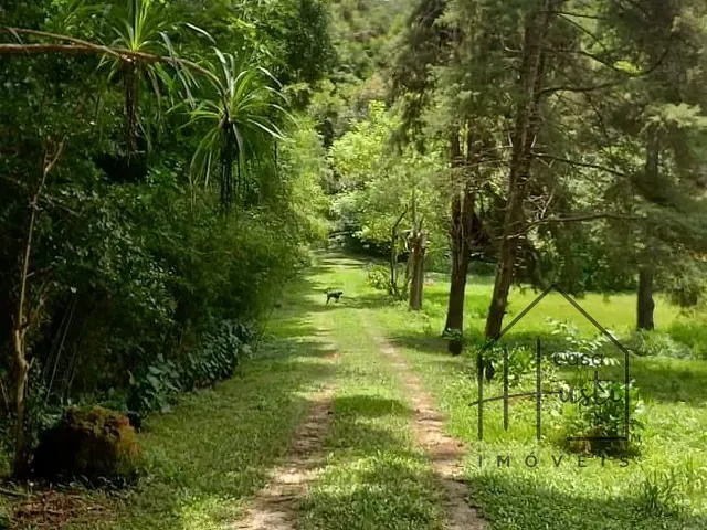 Chácara com 8000m² 3 quartos e 3 banheiros, à venda, no bairro Jardim Caiapiá em Cotia