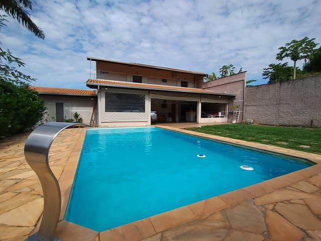 Chácara com 1000m² 3 quartos e 3 banheiros, à venda, no bairro Vila Bragotto em Limeira