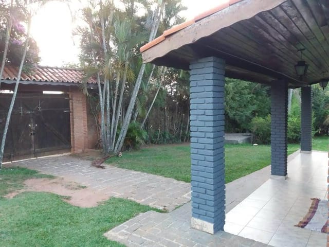 Chácara com 800m² 3 quartos e 3 banheiros, à venda, no bairro Monterrey em Louveira