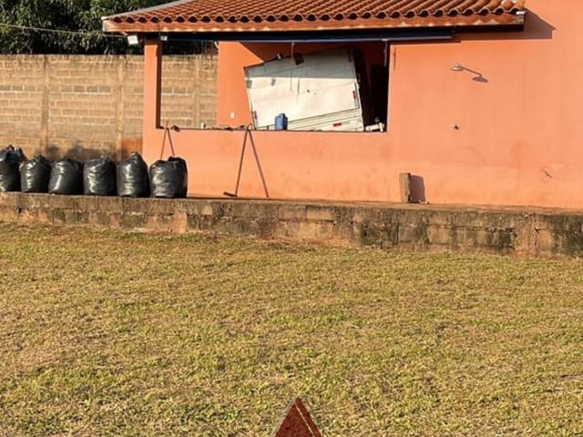 Chácara 2 quartos e 2 banheiros, à venda, no bairro Restinga em Restinga
