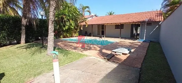Fazenda / Sítio / Chácara com 3 quartos à venda, 230m² — foto 2 de 15
