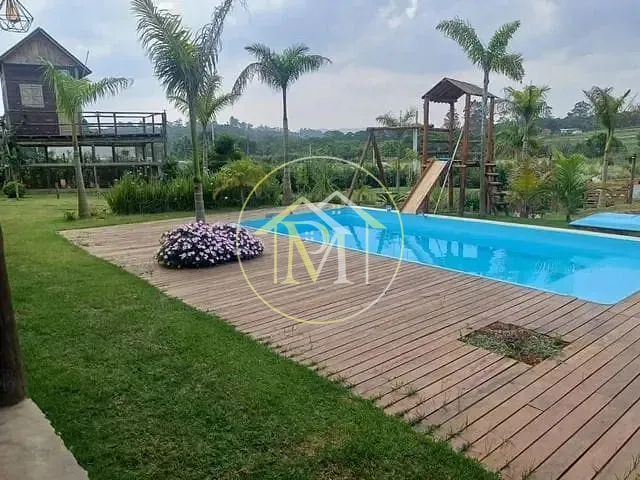 Chácara com 1000m² 5 quartos e 4 banheiros, à venda, no bairro Puris em Ibiúna